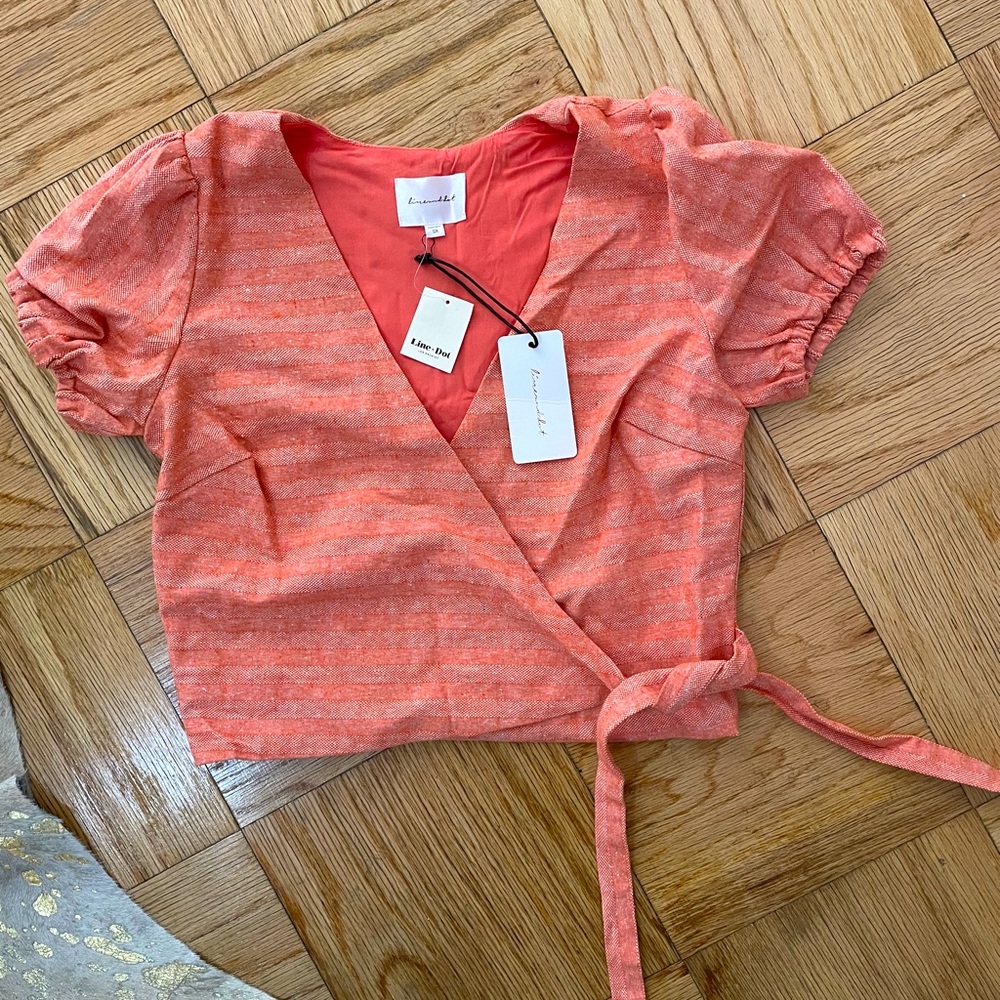Line and dot orange top